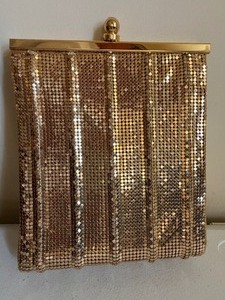 lot 316 image: Vintage Whiting Davis Gold Metal Mesh Handbag