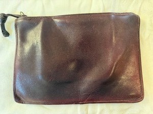 lot 327 image: Vintage Coach Clutch, Nice Condition