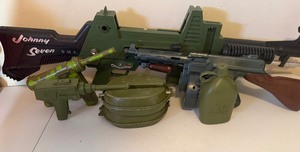 lot 354 image: Vintage Childrens Soldier Toys