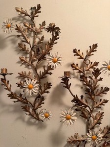 lot 364 image: Vintage Metal Flower Candle Holders