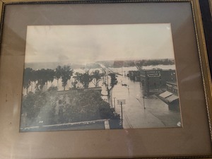 lot 366 image: Vintage Topeka Flood Photo in Large Frame