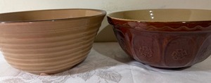 lot 381 image: New and Vintage Bowls