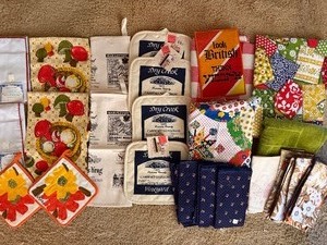 lot 216 image: Misc Vintage Linens From Around the Kitchen