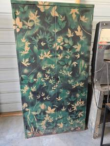 lot 14 image: Camo All Steel  Storage Cabinet with Shelving