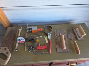 lot 44 image: Mixed Hand Tool Collection with Saw