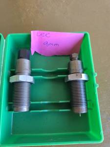 lot 55 image: Lee 9mm Reloading Dies Set