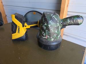 lot 77 image: Rechargeable Flashlights- Need Chargers
