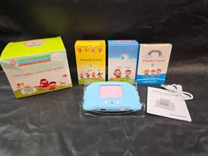 lot 202 image: Childrens Educational Flashcard Device