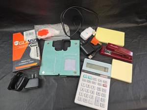 lot 265 image: Samsung S22 Ultra Phone Case, Screen Saver and More