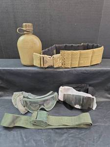 lot 271 image: Military Equipment Set - Canteen, Belt and Goggles