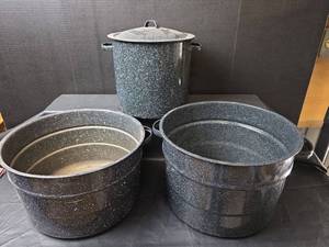 lot 318 image: 3ct Granite Pattern Enamelware Pots