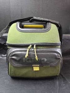 lot 380 image: Igloo MaxCold Insulated Lunch Bag
