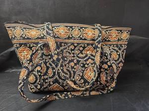 lot 400 image: Vera Bradley Paisley Print Tote Bag
