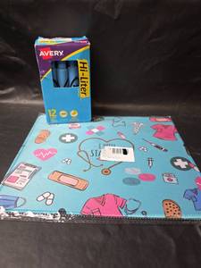 lot 408 image: Avery Hi-Liter Highlighters 12-Pack with Medical Theme Mouse Pad