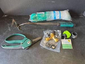 lot 507 image: 13ft x 20ft Garden Bird Netting, Garden Weeding Tool,  Pruning Shears and Hose Accessories