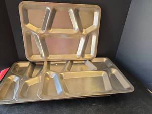 lot 508 image: 4ct. Aluminum School Lunch or Camping Trays