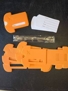 lot 529 image: 5 Pak Orange Luggage Tag Set with Straps
