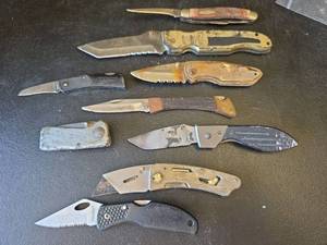 lot 543 image: Mixed Lot of Folding Knives and Pocket Knives