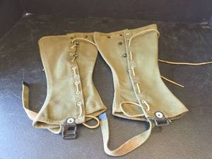 lot 555 image: Vintage Military Womens Canvas Gaiters Size 2