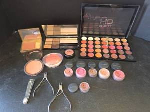lot 575 image: Mixed Brand Makeup Collection