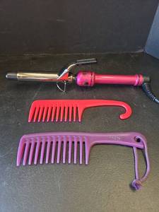 lot 576 image: Hot Tools Professional 1 Inch Curling Iron with Hair Combs