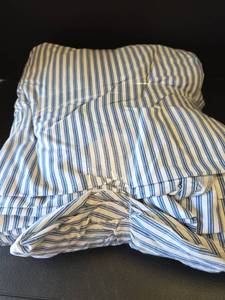 lot 581 image: King Size Sheet Set