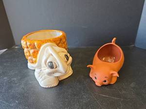 lot 603 image: Ceramic Turtle and Pig Planters
