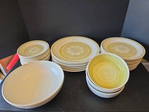 lot 610 image: 32pc. Franciscan Earthenware Hacienda Green Dinnerware Set with Floral Pattern