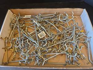 lot 612 image: Large Collection of Metal Pegboard Hooks