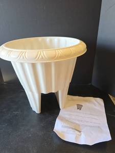 lot 617 image: Pure Garden Plastic Deck Rail Planter Box with Drainage Grid