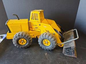 lot 620 image: Vintage Yellow Turbo-Diesel Construction Bulldozer Toy