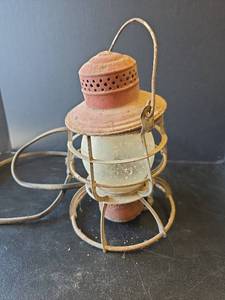 lot 621 image: Railroad Lantern with Wire Cage Guard