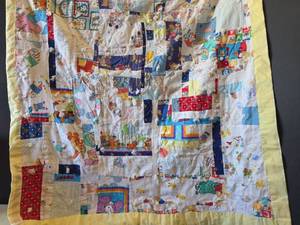lot 652 image: Childrens Patchwork Quilt with Teddy Bear and Character Motifs