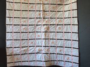 lot 653 image: Handmade Baby Quilt