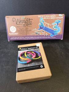 lot 706 image: Wrapit Loom Professional Series and Bangle Bracelet Kit