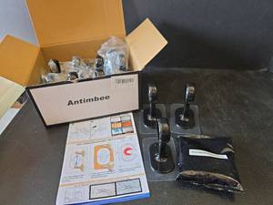 lot 726 image: 18pc Antimibee Curtain Rod Brackets