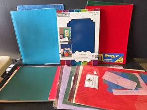 lot 746 image: Scrapbook and Crafting Paper