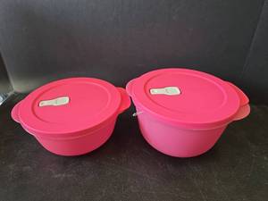 lot 749 image: Tupperware Pink Microwave Bowls