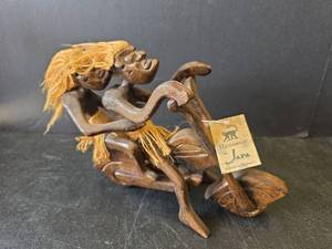 lot 751 image: Handcrafted Indonesian Yogyakarta Folk Art Sculpture