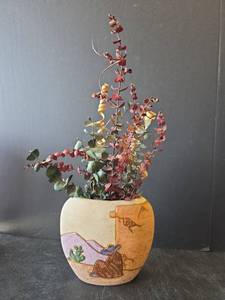 lot 752 image: Southwestern Desert Scene Ceramic Vase