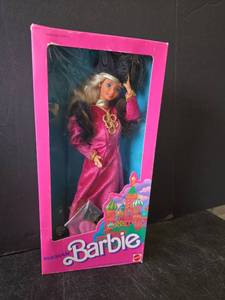 lot 759 image: 1988 Russian Barbie Doll - Dolls of the World Collection