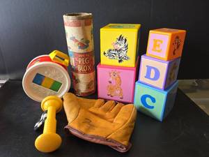 lot 773 image: Childrens Toys