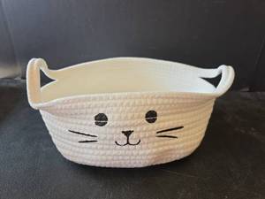 lot 789 image: Cotton Rope Storage Basket with Cat Face Design New