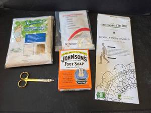 lot 792 image: Foot Detox Patches, Insoles, Accessories and Foot Soap