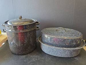 lot 794 image: Enamelware Steamer and Roasting Pan