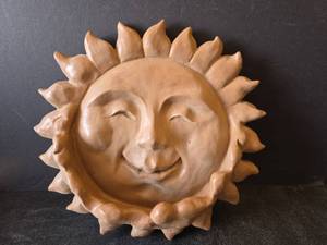 lot 813 image: Ceramic Sun Face Wall Plaque 12in