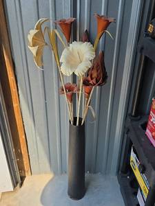 lot 820 image: Metal Tropical Flower Arrangement
