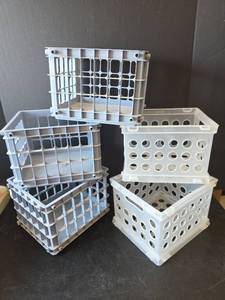 lot 821 image: Plastic Storage Crates (5)