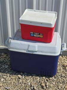 lot 825 image: Coolers