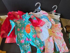 lot 826 image: Mixed Sizes Baby Girls Clothing